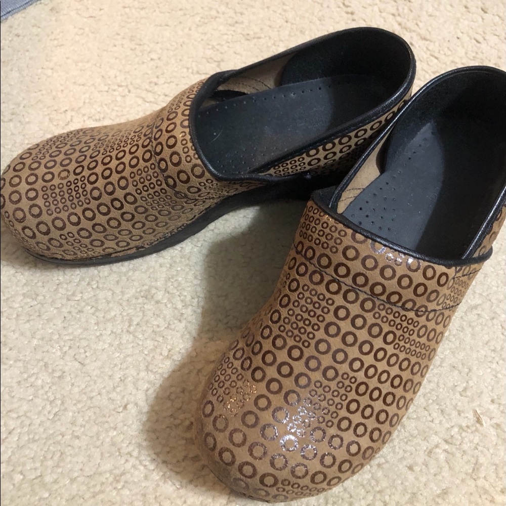 Sanita clogs